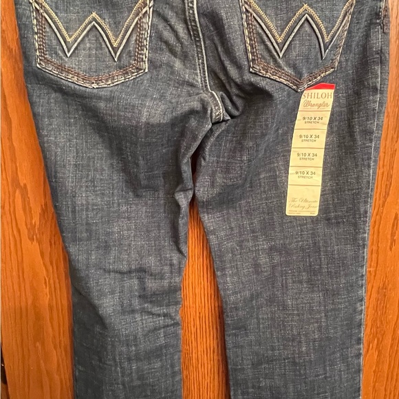 Ladies new wrangler jeans size 9/10 X 34 - Picture 2 of 8
